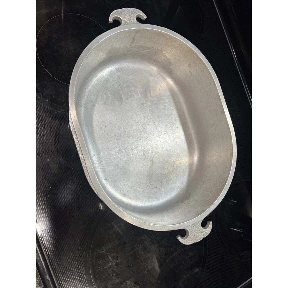 Vintage Guardian Service Ware Roaster Hammered Dutch Oven (no lid)
